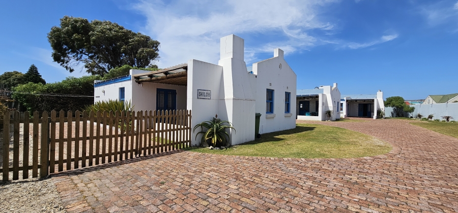 7 Bedroom Property for Sale in Middedorp Western Cape